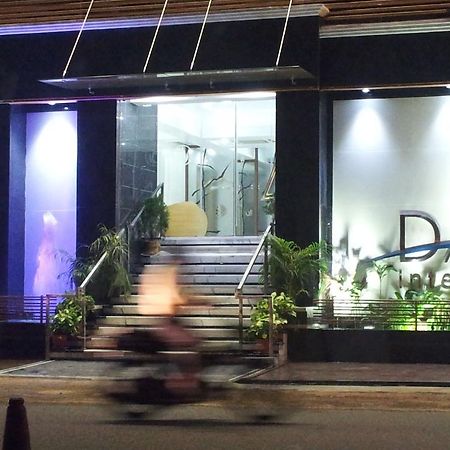 Hotel Dayal International, Джамшедпур Екстериор снимка