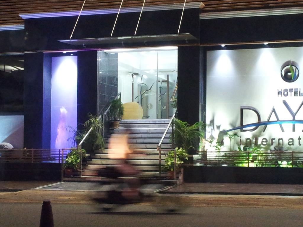 Hotel Dayal International, Джамшедпур Екстериор снимка