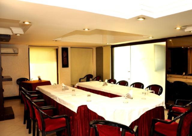Hotel Dayal International, Джамшедпур Екстериор снимка